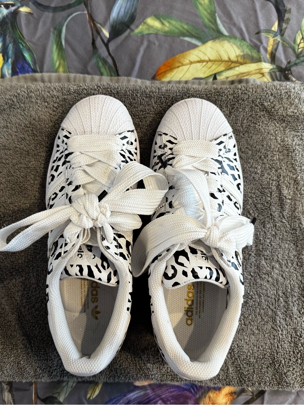 Adidas Superstars White Leopard Print Women’s Low-Top Sneakers - Picture 2 of 4